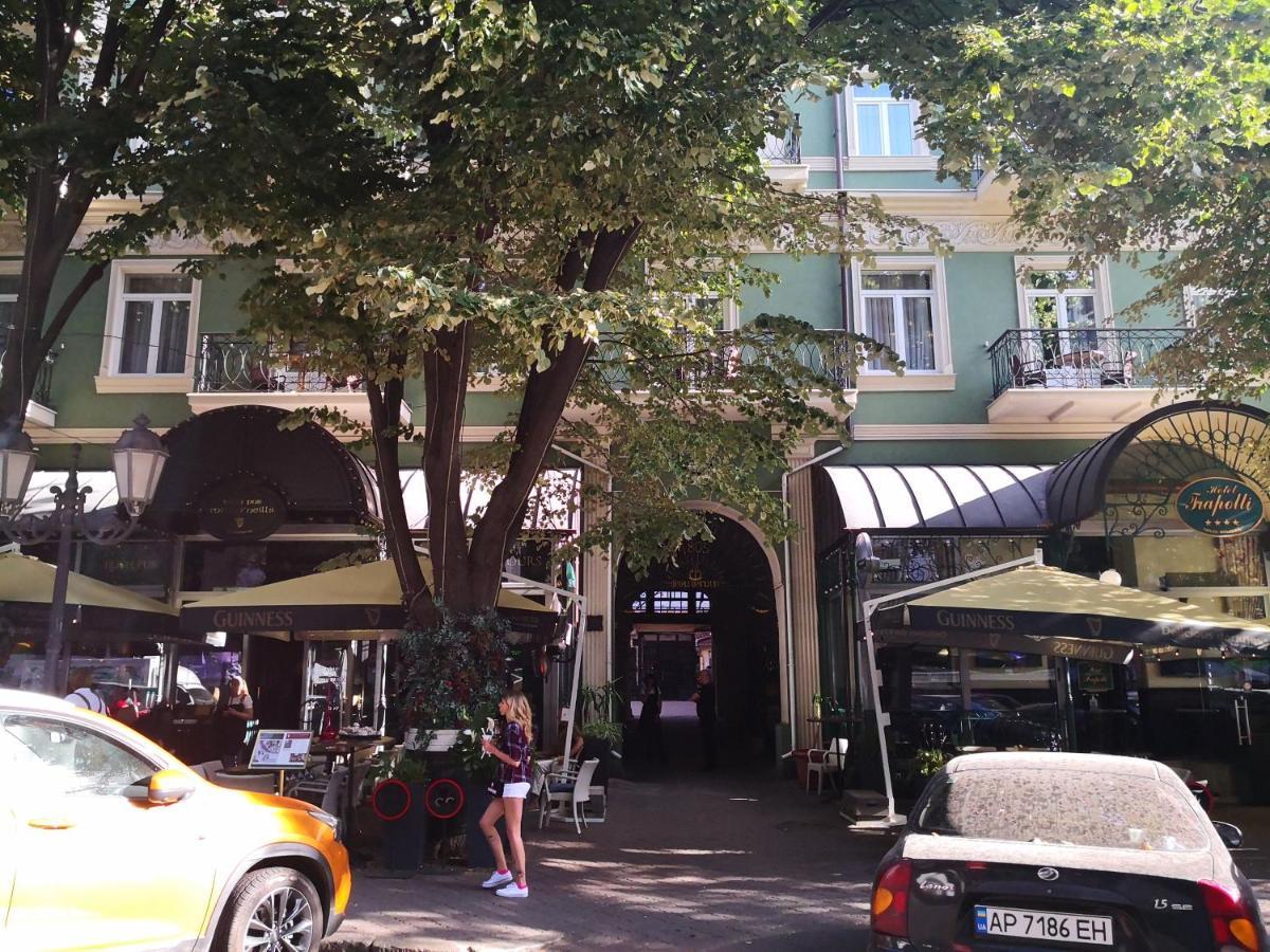 Затишні Апартаменти, Вулиця Дерибасівська, 13 Odessa Ngoại thất bức ảnh