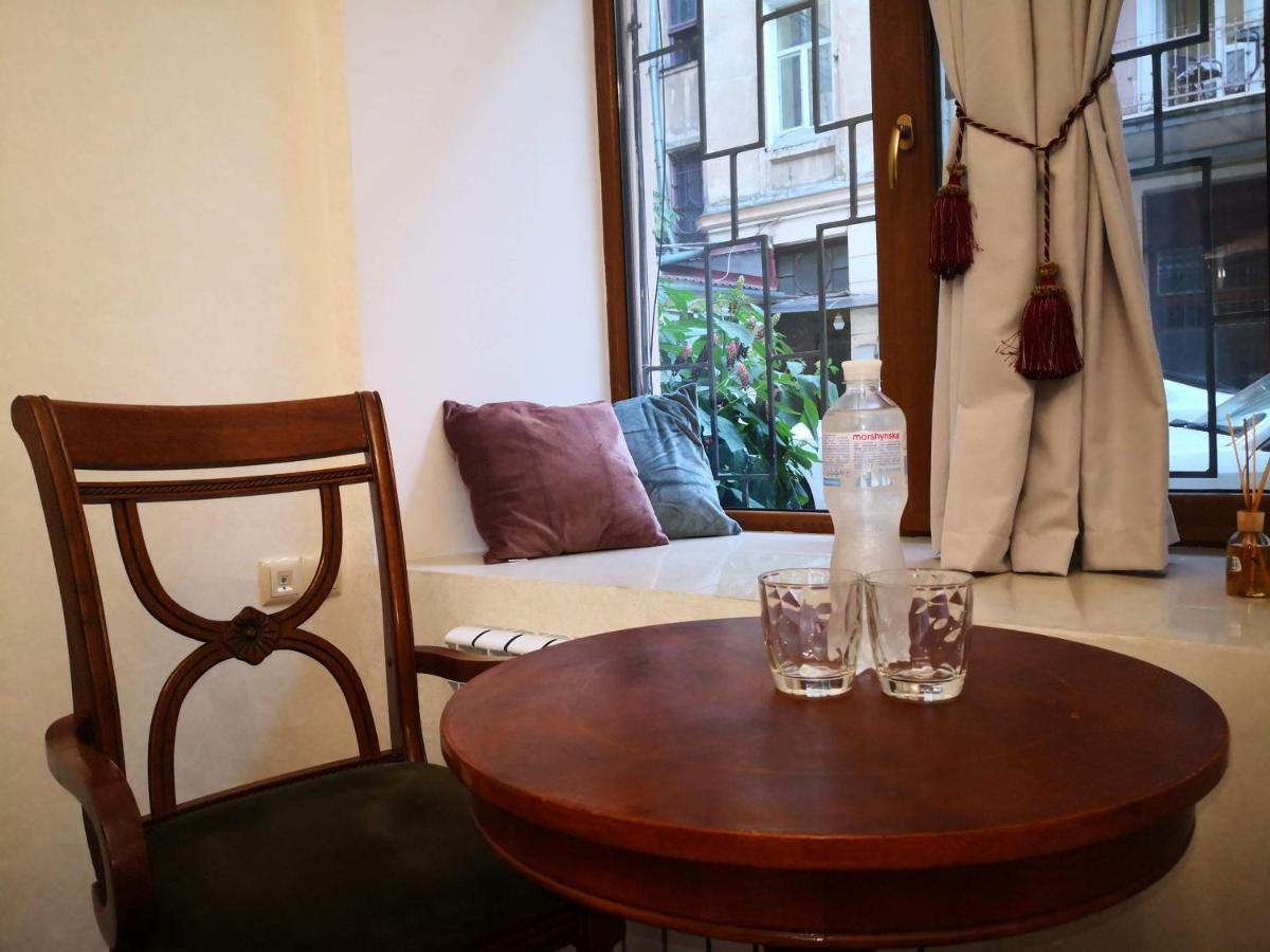 Затишні Апартаменти, Вулиця Дерибасівська, 13 Odessa Ngoại thất bức ảnh