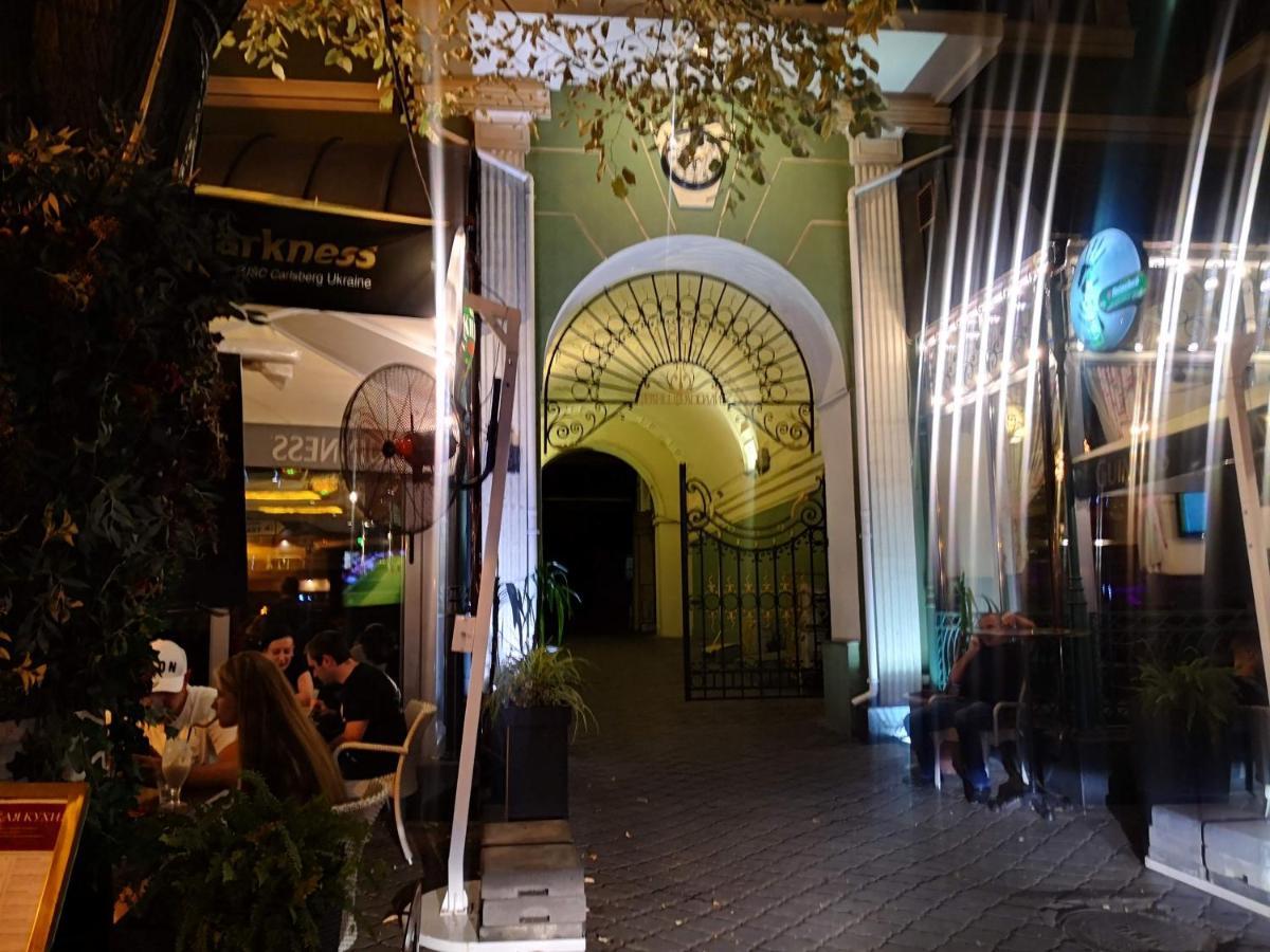 Затишні Апартаменти, Вулиця Дерибасівська, 13 Odessa Ngoại thất bức ảnh