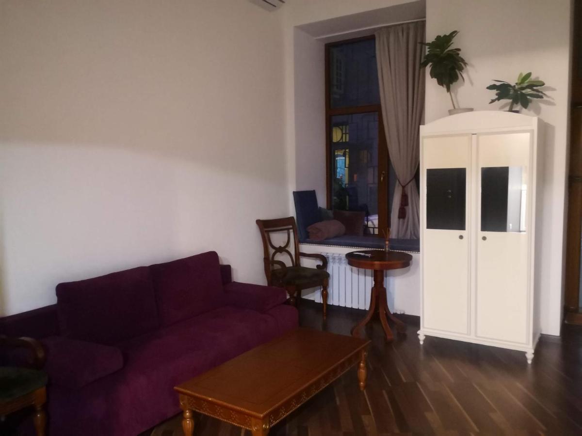 Затишні Апартаменти, Вулиця Дерибасівська, 13 Odessa Ngoại thất bức ảnh