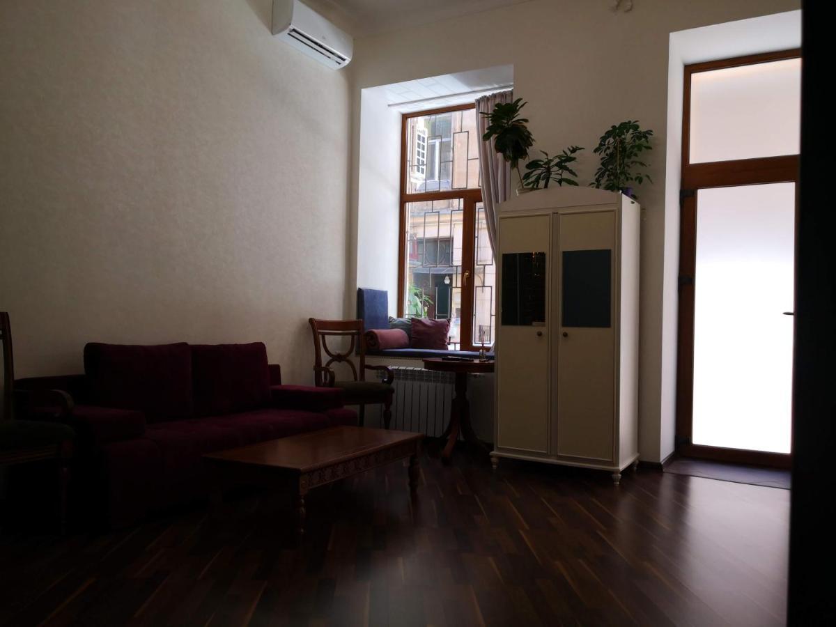 Затишні Апартаменти, Вулиця Дерибасівська, 13 Odessa Ngoại thất bức ảnh