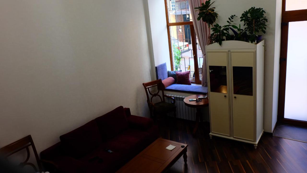 Затишні Апартаменти, Вулиця Дерибасівська, 13 Odessa Ngoại thất bức ảnh